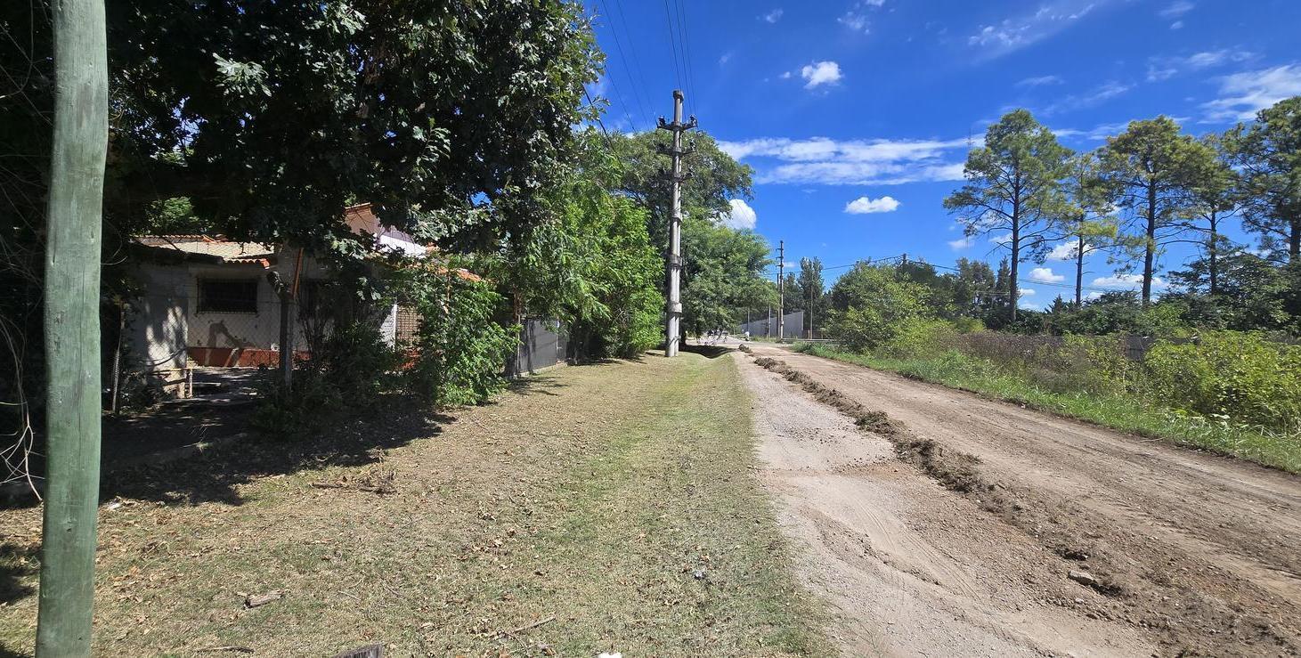 Foto de Perez Terreno 2720 m2 con casa a reciclar a metros de Ruta 14 - Soldini, imagen 1