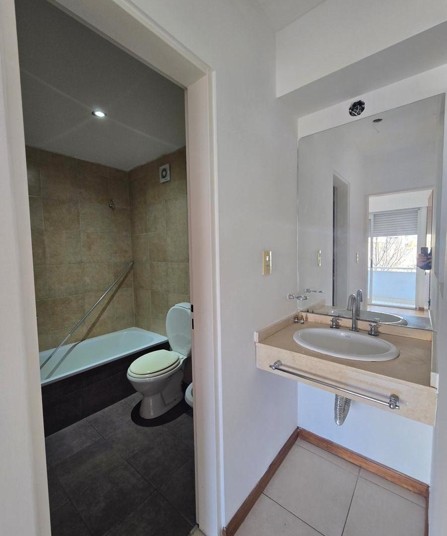 Foto de Departamento en alquiler Rosario 1 dormitorio con balcon al frente, imagen 4