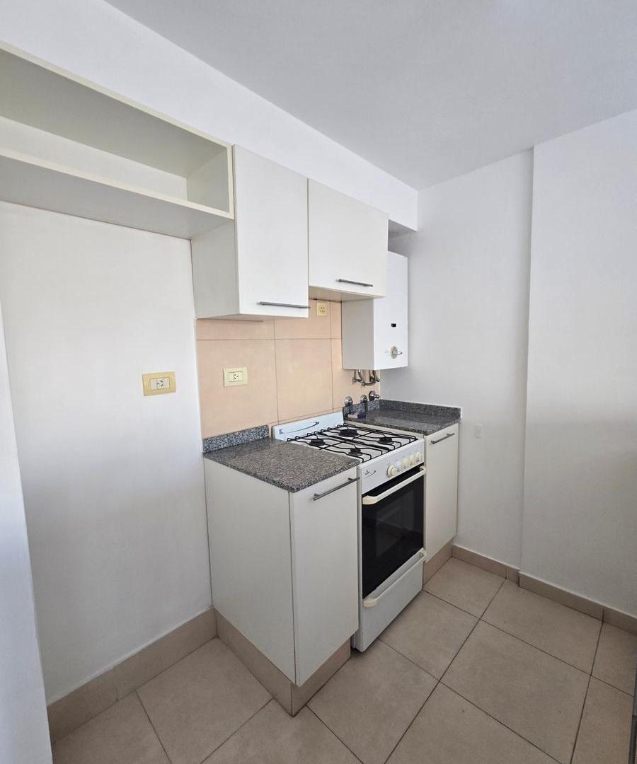 Foto de Departamento en alquiler Rosario 1 dormitorio con balcon al frente, imagen 1