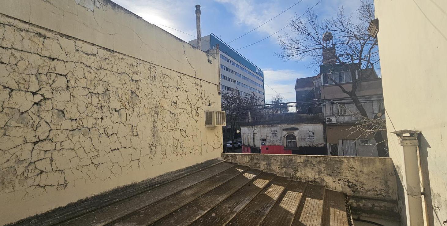 Foto de Venta Casa Esquina Comercial frente Hospital Privado de Rosario, imagen 1