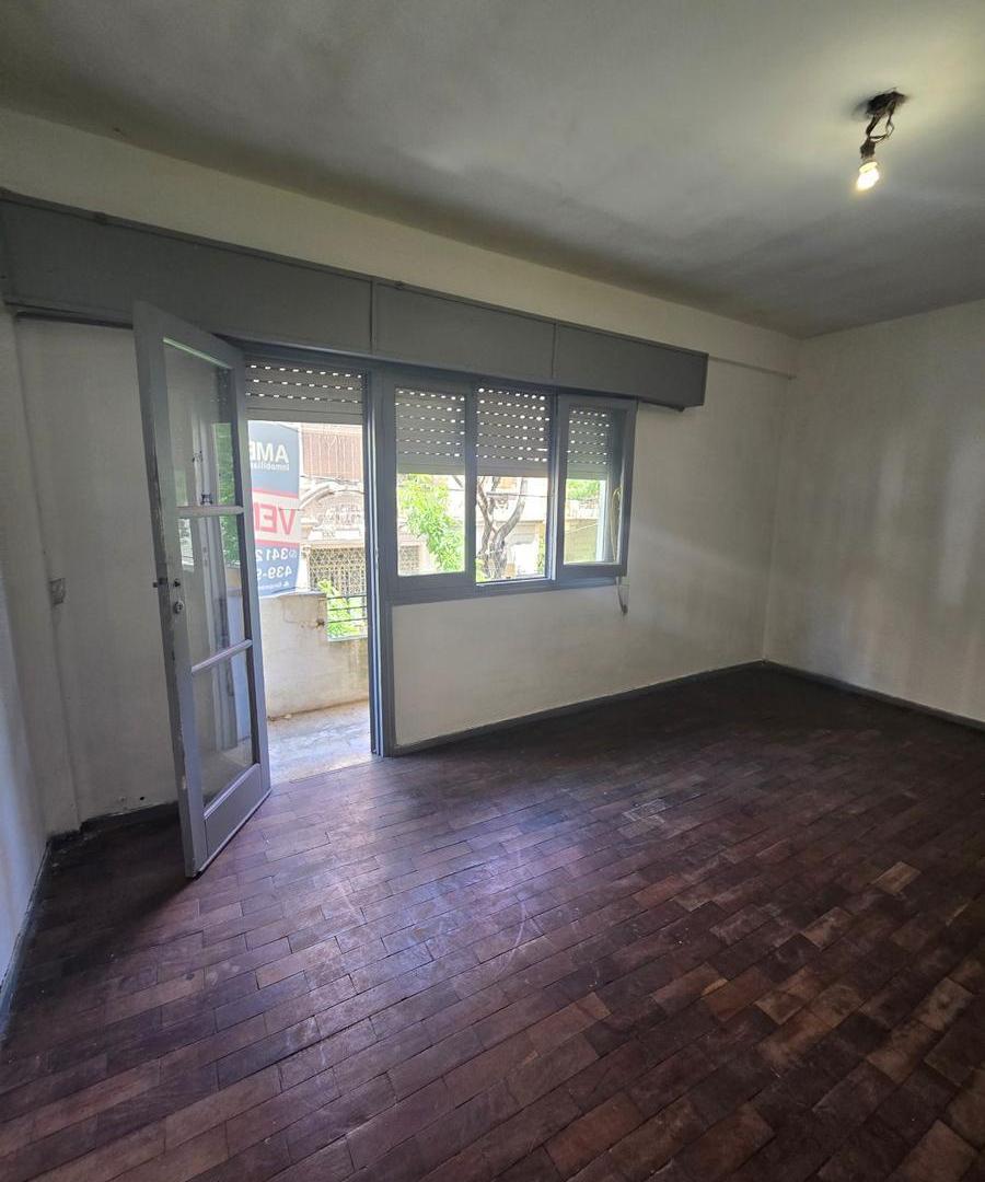 Foto de Venta departamento Rosario. Jujuy y Moreno. Al frente con balcón, imagen 4