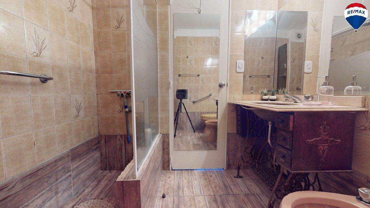 Venta 4 Amb Piso Alto con Cochera en Colegiales 2