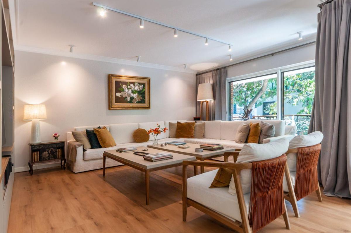 Venta Casa en Barrio Parque con Pileta 3