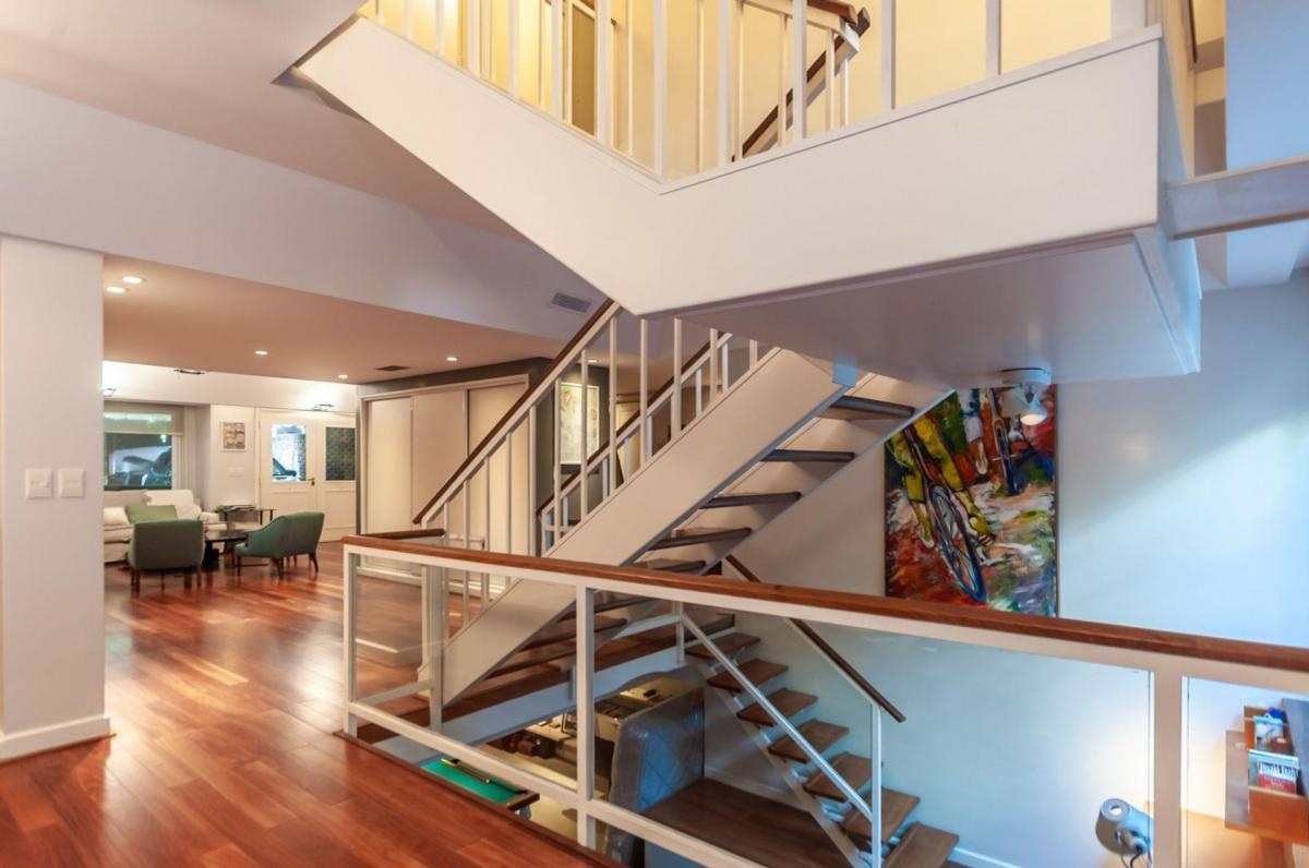 Venta Casa en Barrio Parque con Pileta 5