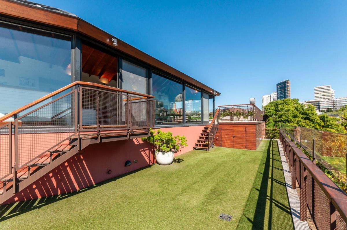 Venta Casa en Barrio Parque con Pileta 5