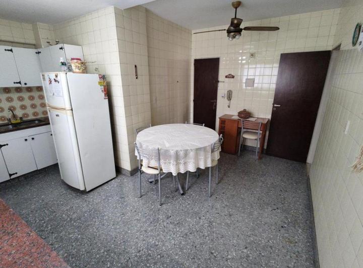 VENTA 4 AMB MAS DEPENDENCIA FRENTE BALCON SUBTE A 4