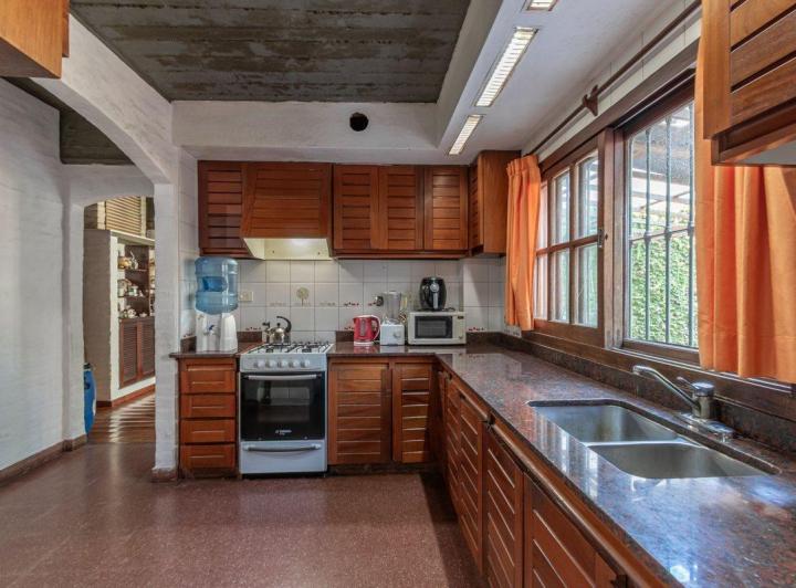 Casa de 6 ambientes con cochera  San Andrés 4