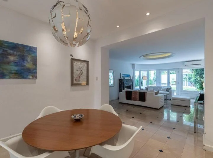 VENTA CASA EN VICENTE LOPEZ  CON JARDIN Y PILETA 2