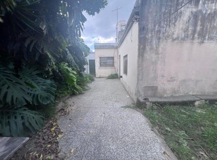 Casa venta en Munro a refaccionar con lote propio 4