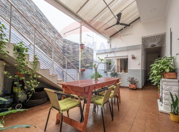 Casa sobre lote Propio con Garage y terraza 5