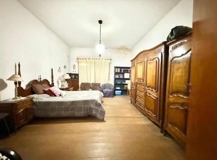 Venta Casa con 2 LOCALES ZONA Comercial San Martín 3