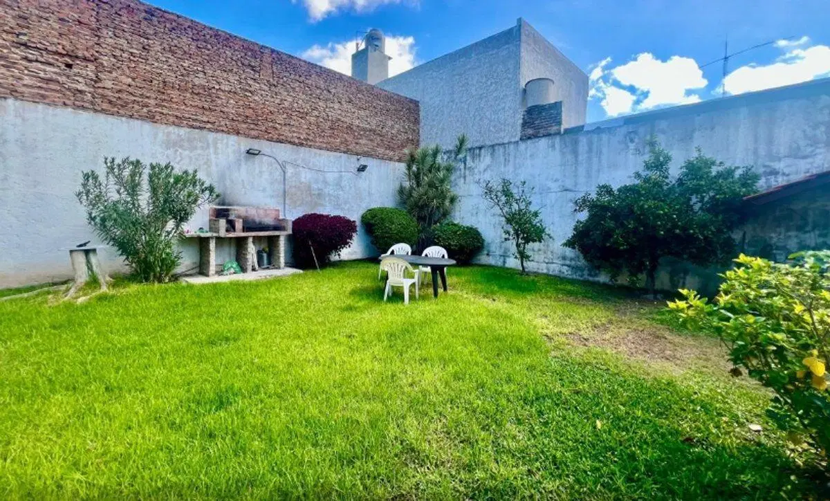 PH 4 ambientes venta Mataderos con jardin y pileta 2