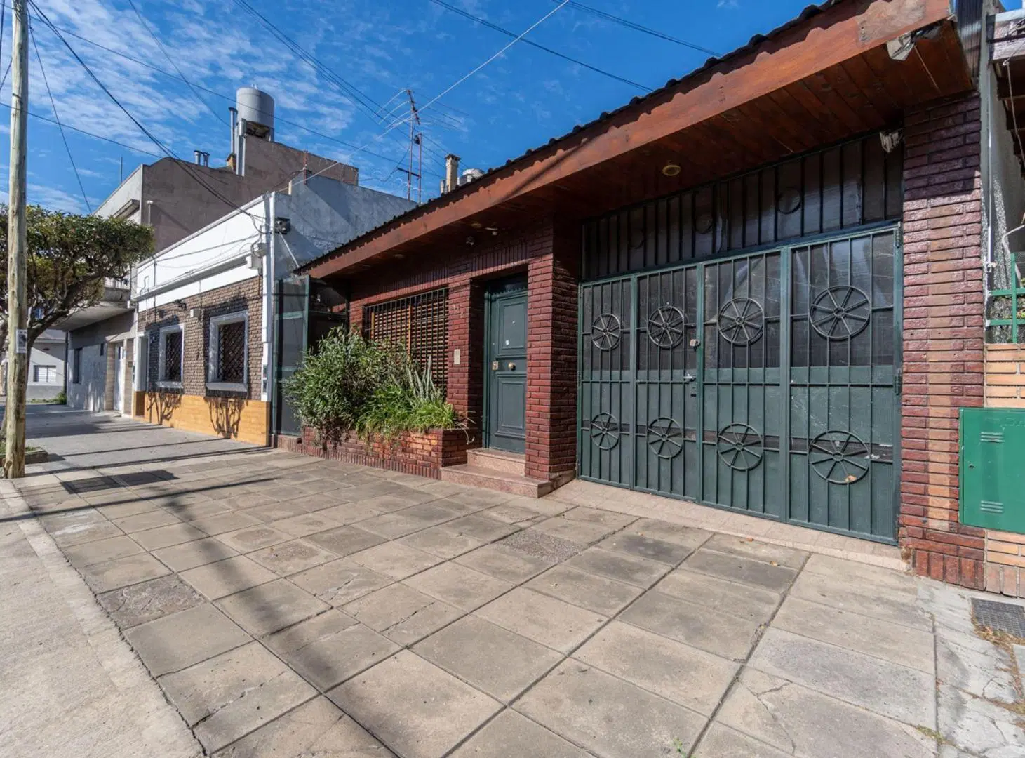 Venta casa 4 amb en Ciudadela con jardín y pileta 2