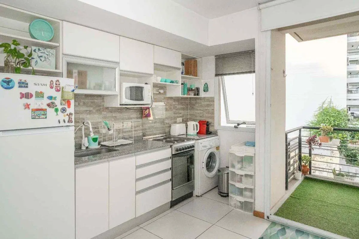 Venta Monoambiente luminoso  balcón en Parque Chas 4