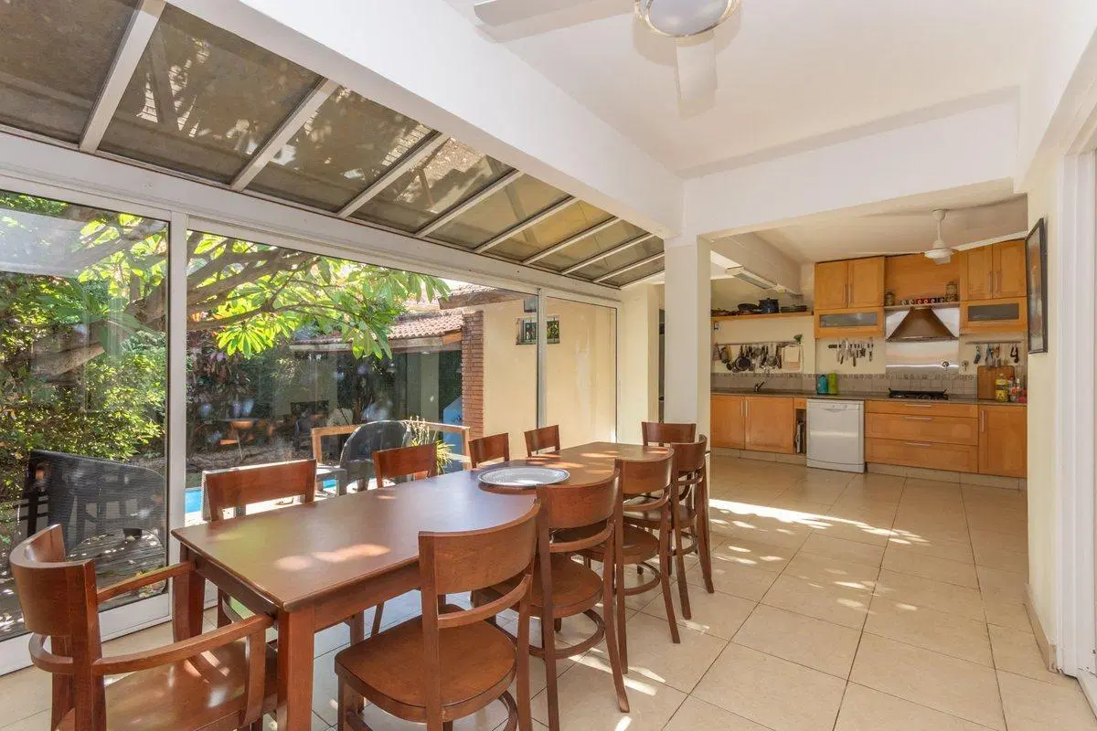 VENTA CASA LOTE PROPIO 6 AMB COLEGIALES JARDIN 2