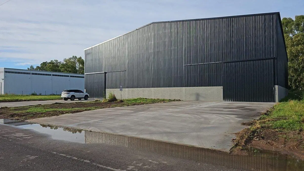GALPON VENTA  POLO 24  MORENO 2590 M2 ESTRENAR 4