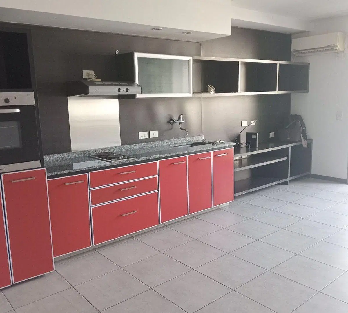 Alquiler monoambiente con cochera Castelar Norte 4