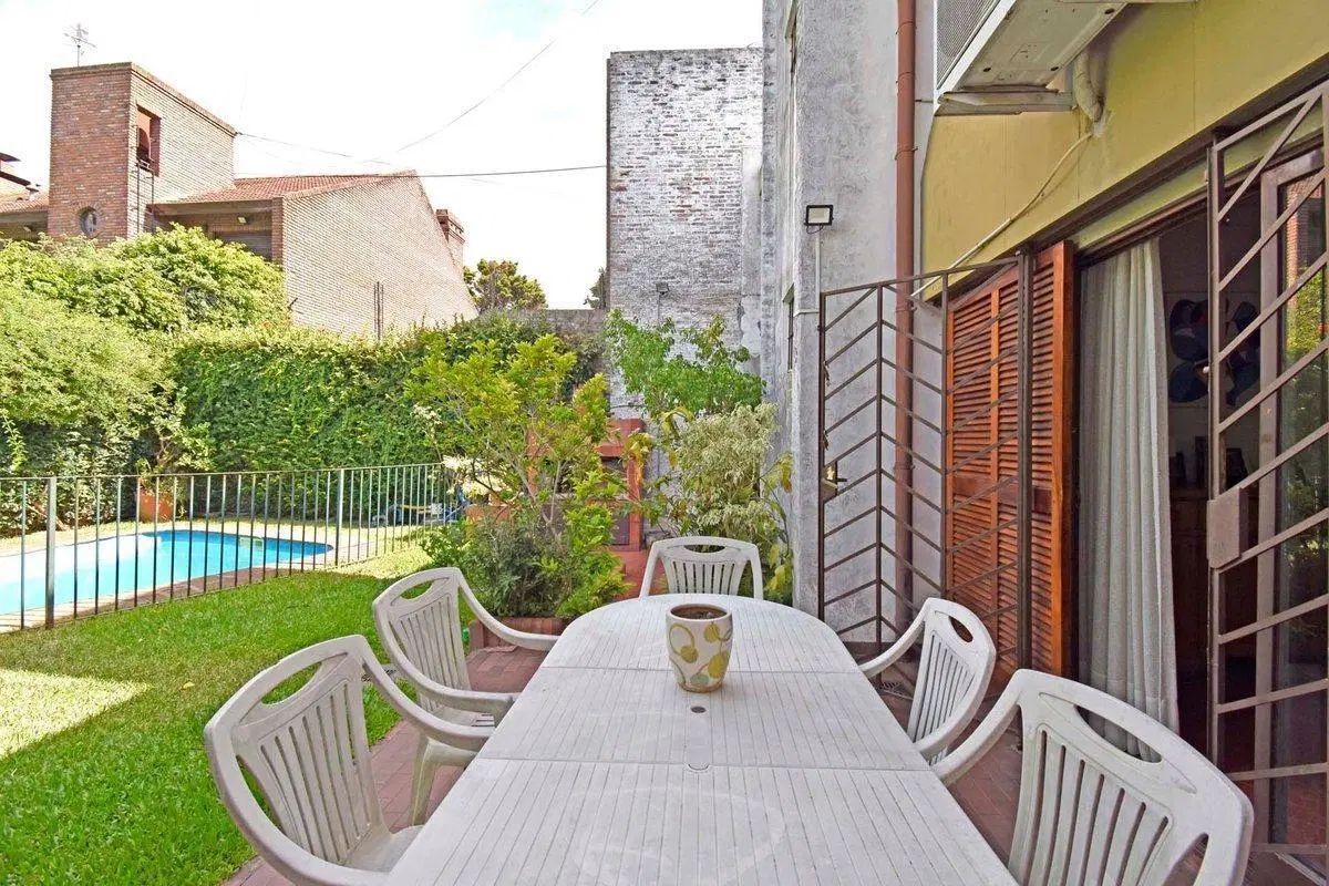 Casa 5 Amb en Venta Florida B Roca con pileta 3