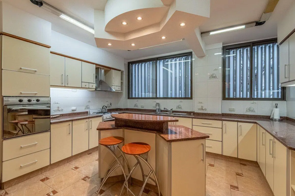DEPARTAMENTO 5 AMB VENTA BARRIO NORTE COCHERA BAUL 3
