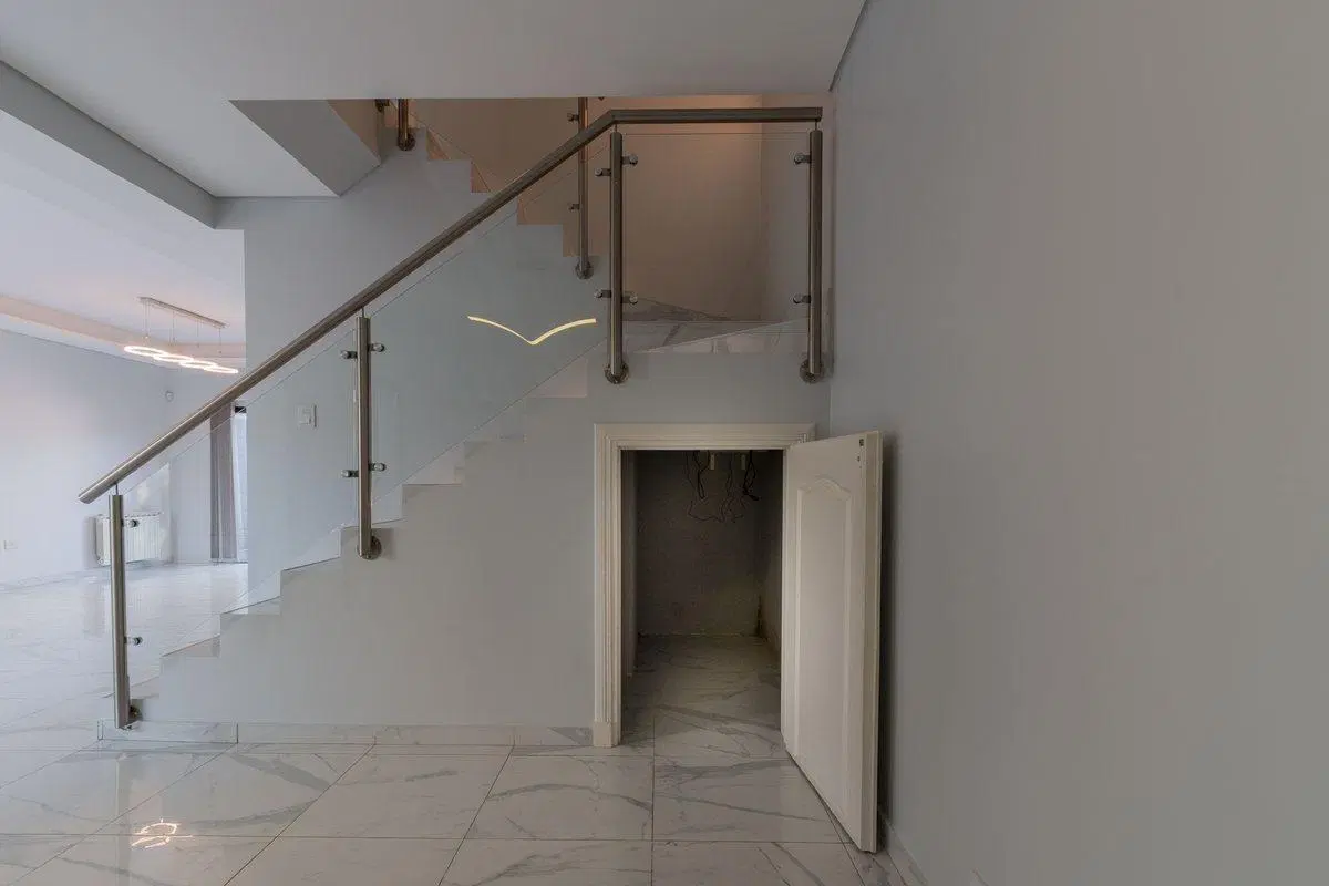 Casa en 2 Plantas con Cochera Venta Banfield BsAs 2