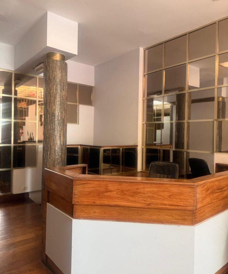 Venta monoambiente piso alto Recoleta