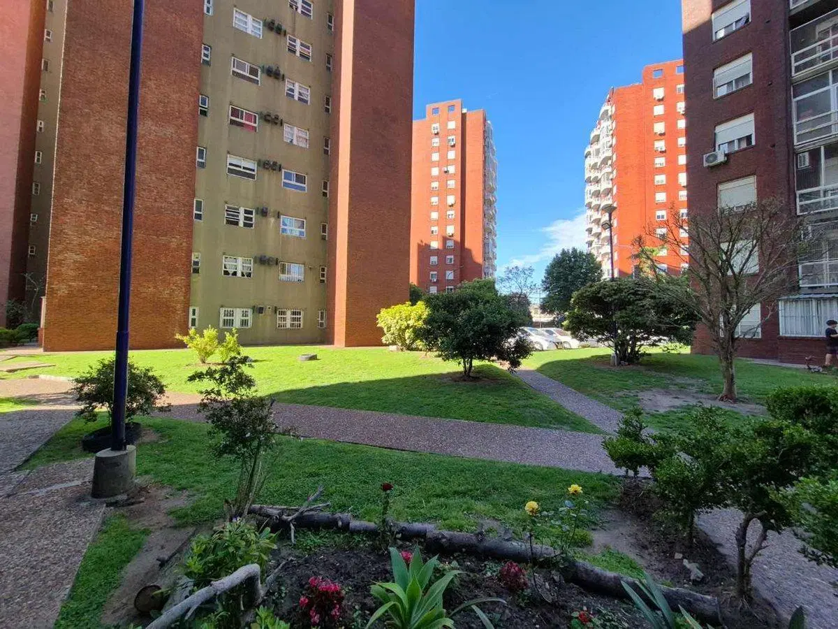 Departamento 2 amb venta Piso alto oportunidad 3