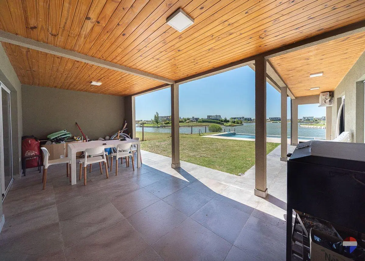 CASA 4 AMBIENTES EN VENTA SAN SEBASTIAN CON PILETA 5
