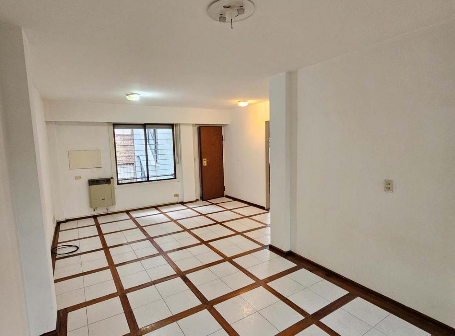 Depto 3 ambientes en venta en Haedo con cochera