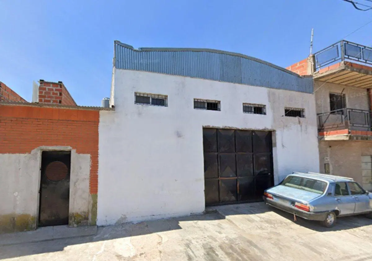 Venta casa con loft y Galpon Isidro Casanova 2