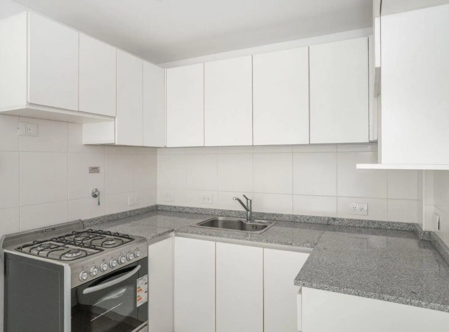 VENTA MONOAMBIENTE CON BALCON CABALLITO 3