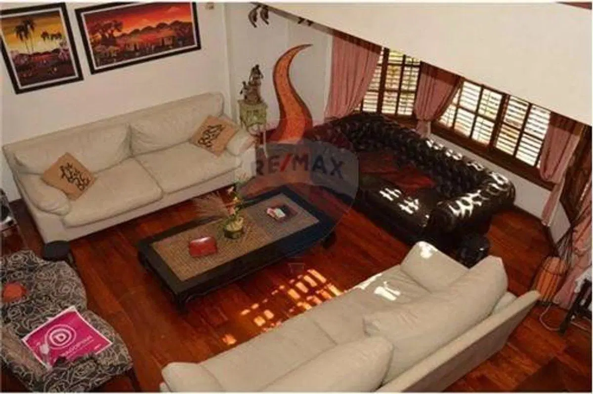 Casa venta Belgrano R con pileta jardin y cochera 2