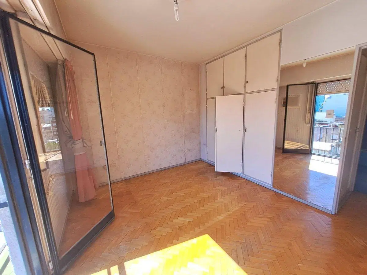 VENTA 2 AMB C/COCHERA LUZ LAVADERO VELEZ SARFIELD 4