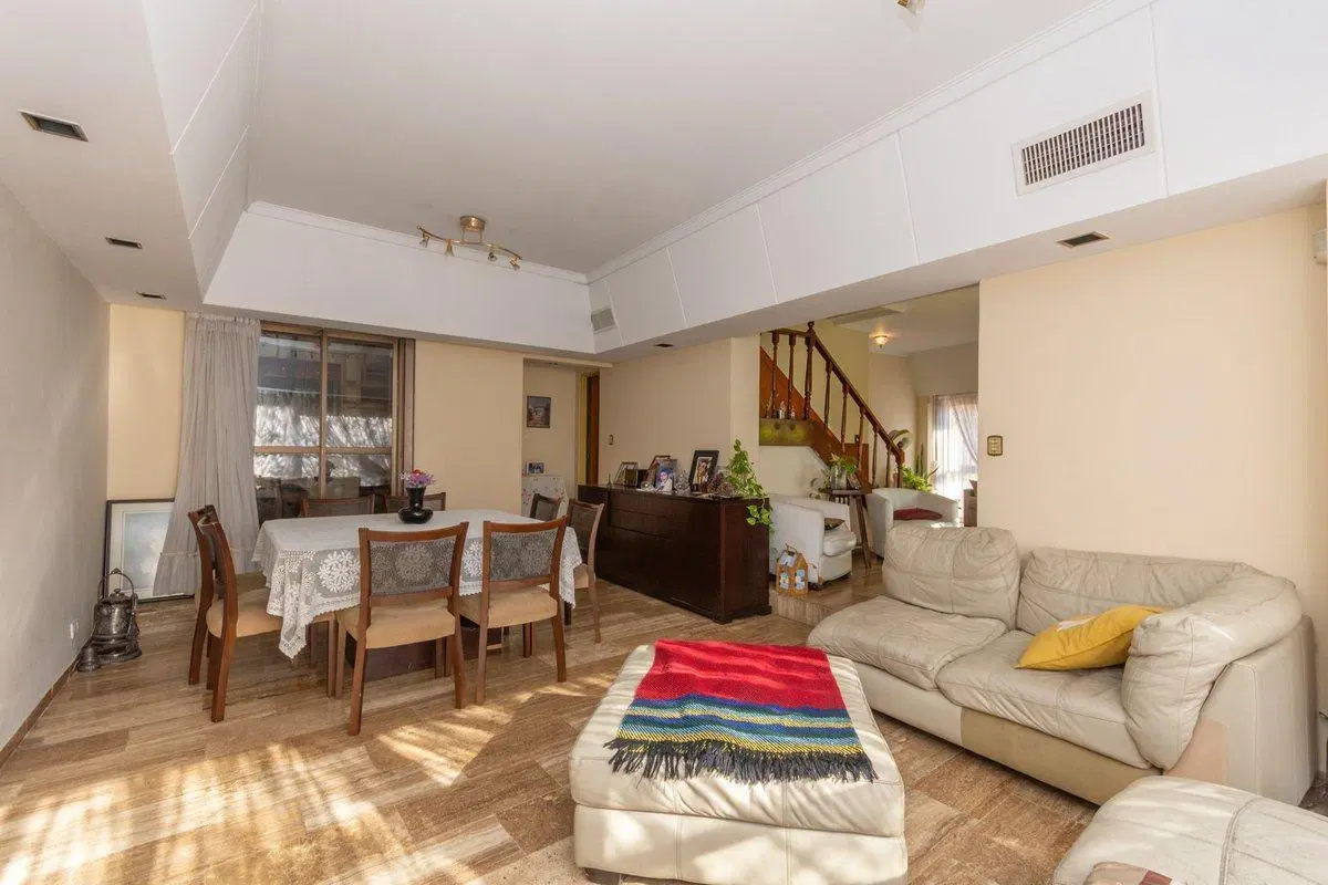 Venta PH 5 ambientes con terraza cochera Flores 2