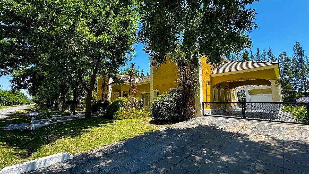 CASA EN FINCAS DE SAN VICENTE CHACRAS 3