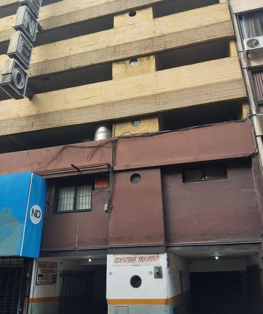 Venta cochera fija y cubierta en Retiro 3