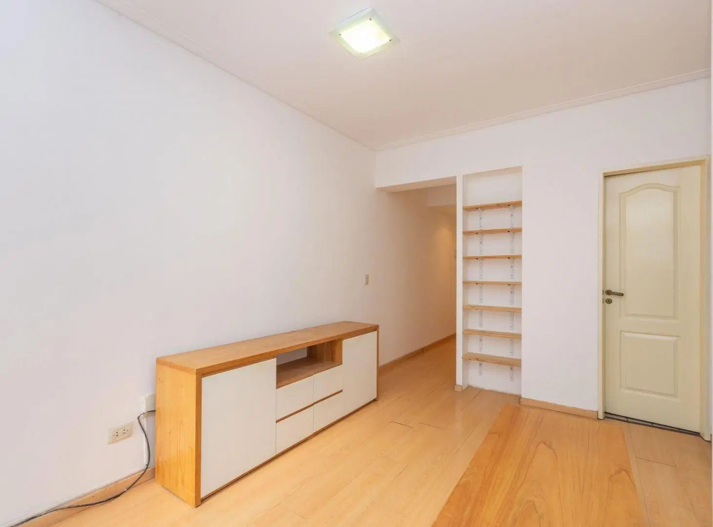 Venta Monoambiente con balcón Apto Prof. 2