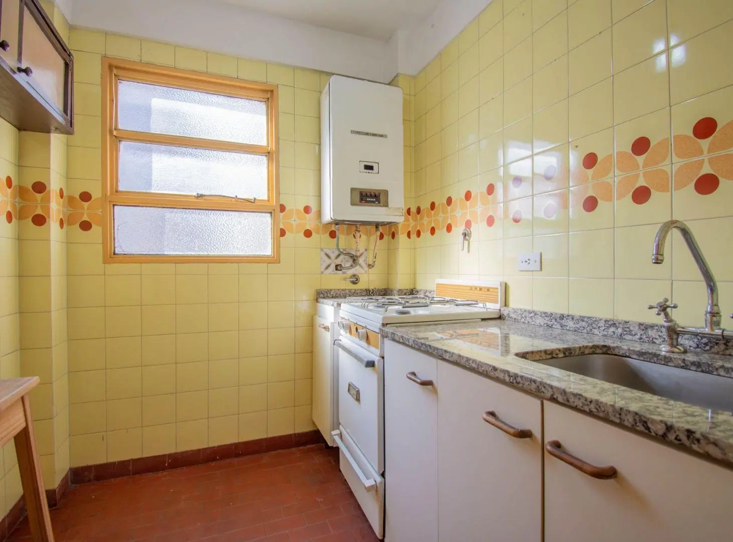 ALQUILER MONOAMBIENTE APTO PROF CON BALCON Y LUZ 5