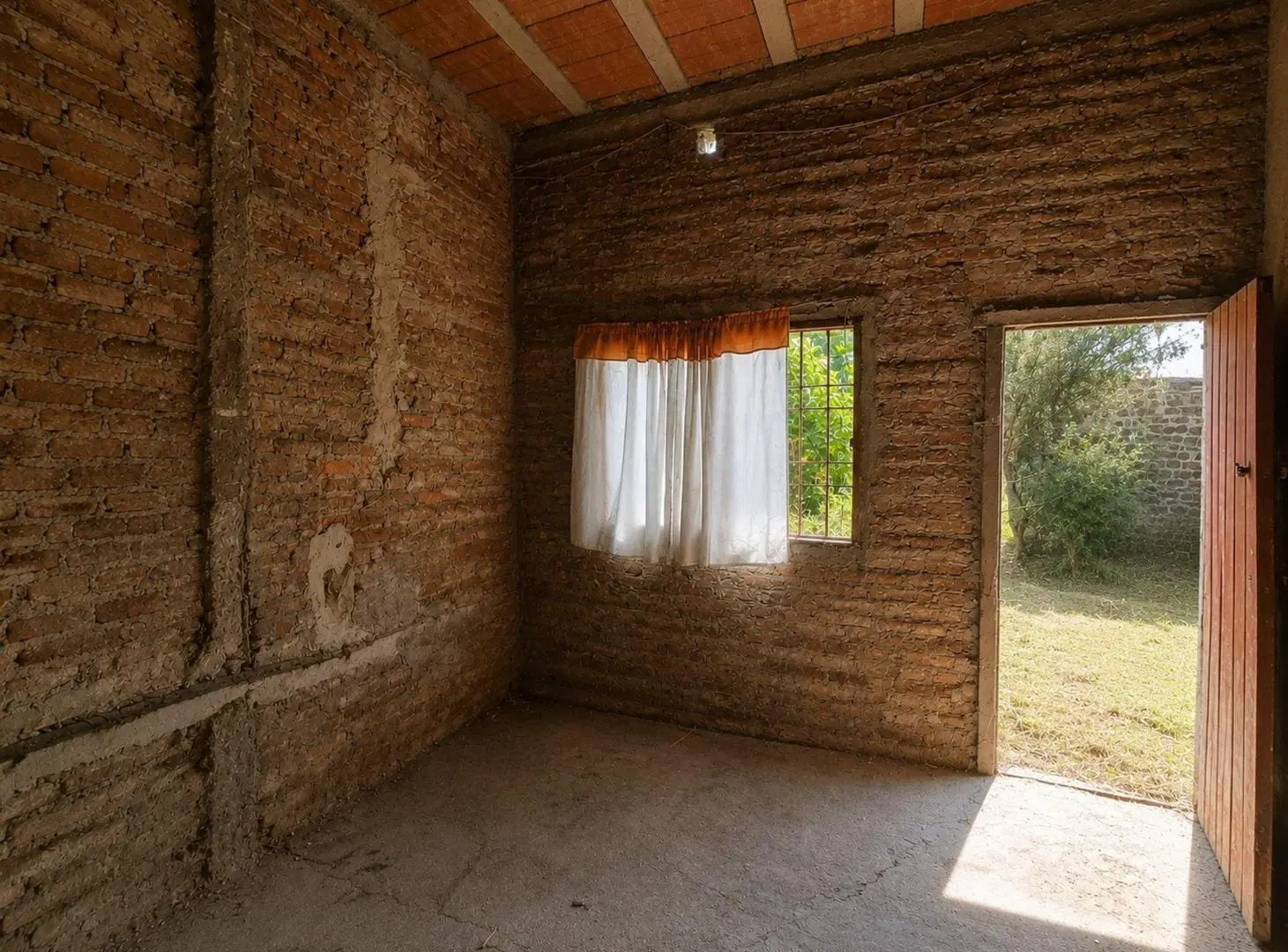 LOTE DE 360 M2 CON CONSTRUCCION EN CLAYPOLE 4