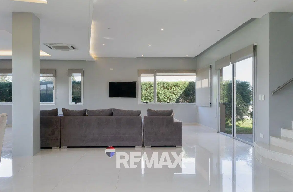 CASA 7 AMBIENTES VENTA LA PROVIDENCIA A LA LAGUNA 4