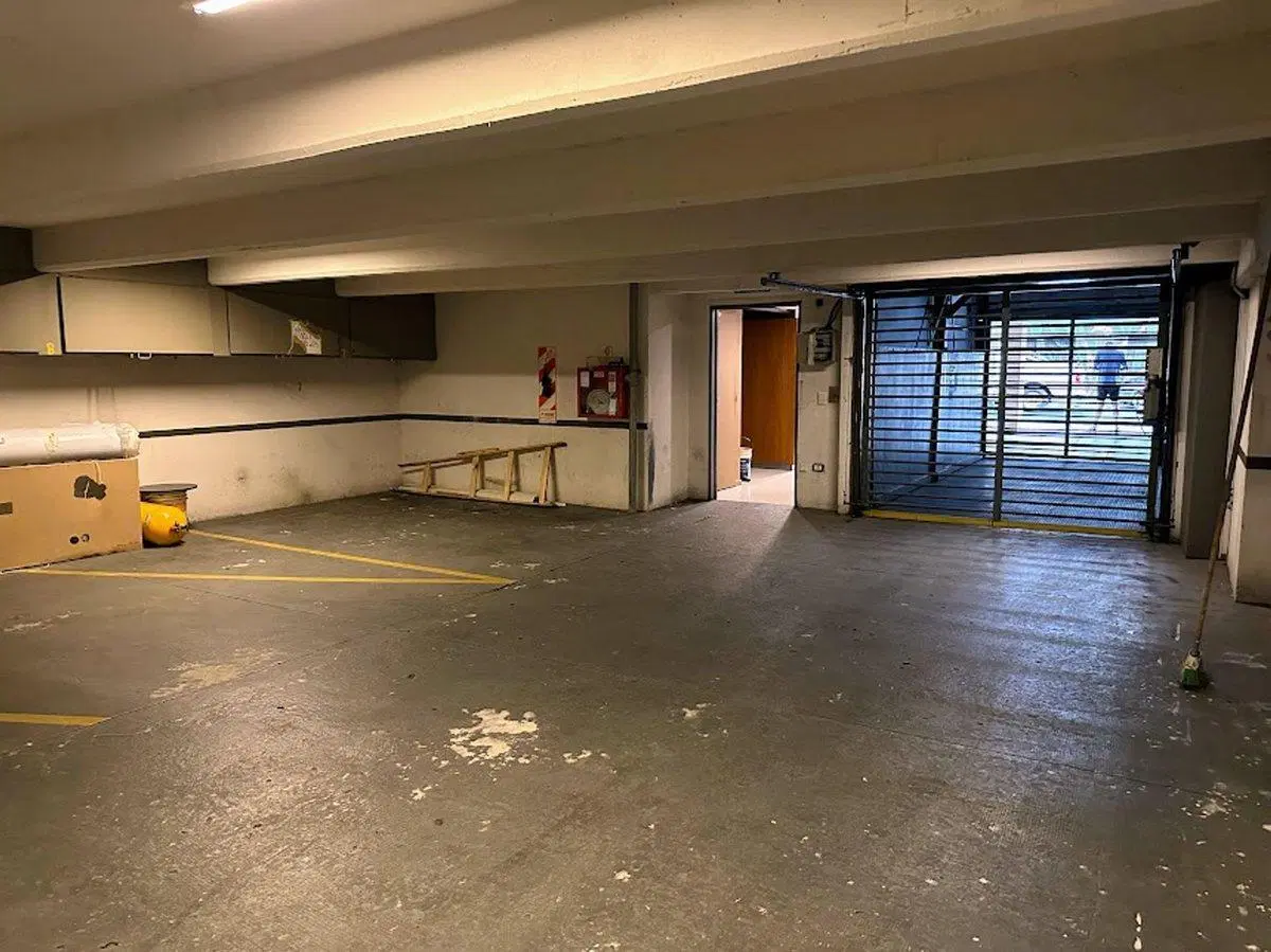 VENTA COCHERA CUBIERTA CON BAULERA PALERMO 3