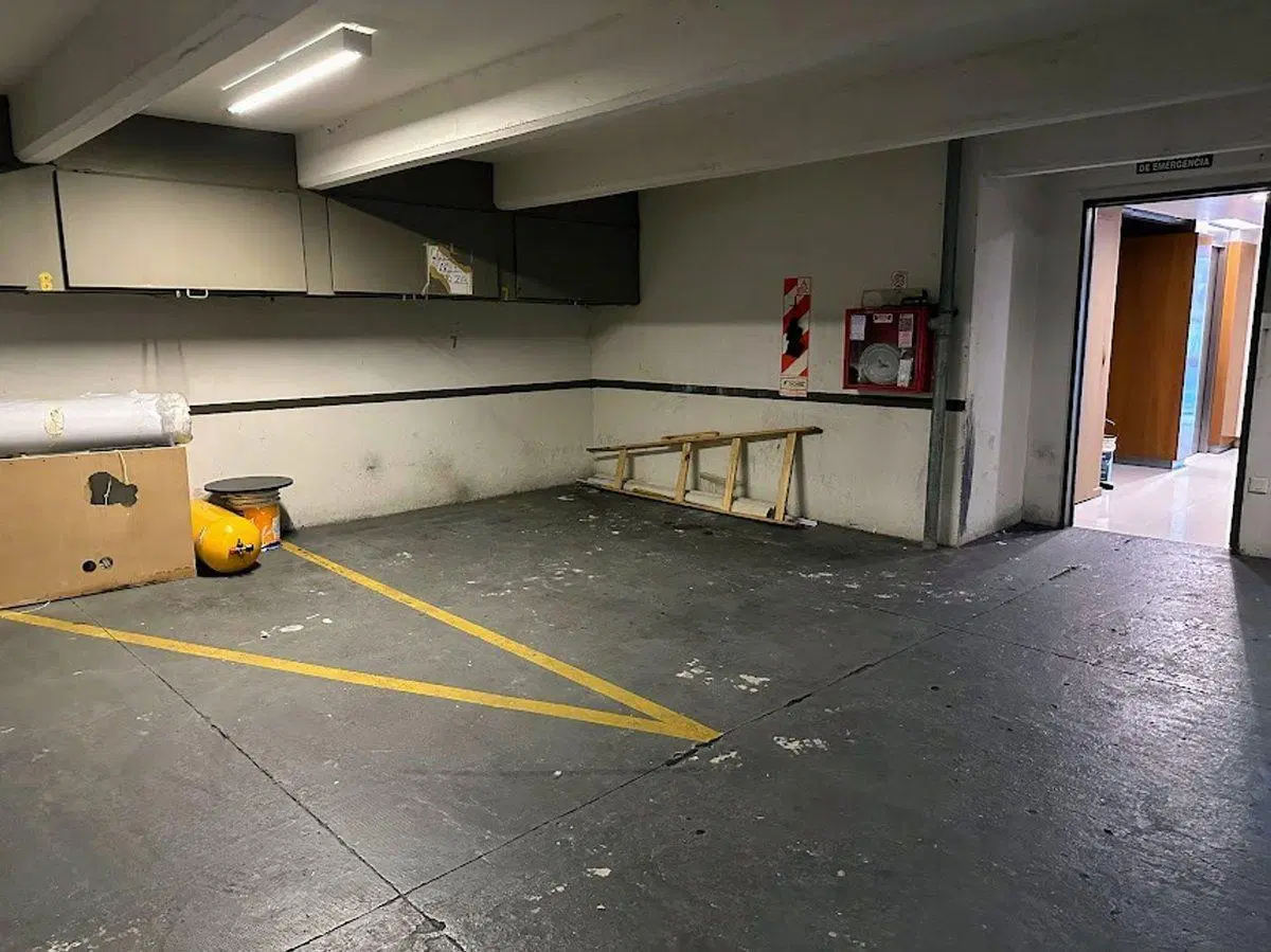 VENTA COCHERA CUBIERTA CON BAULERA PALERMO 5