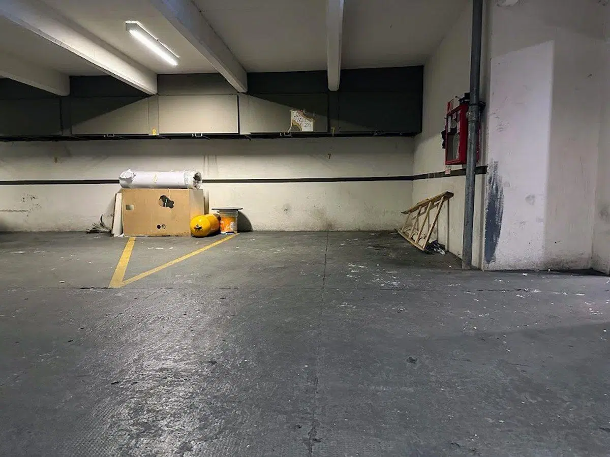 VENTA COCHERA CUBIERTA CON BAULERA PALERMO 4