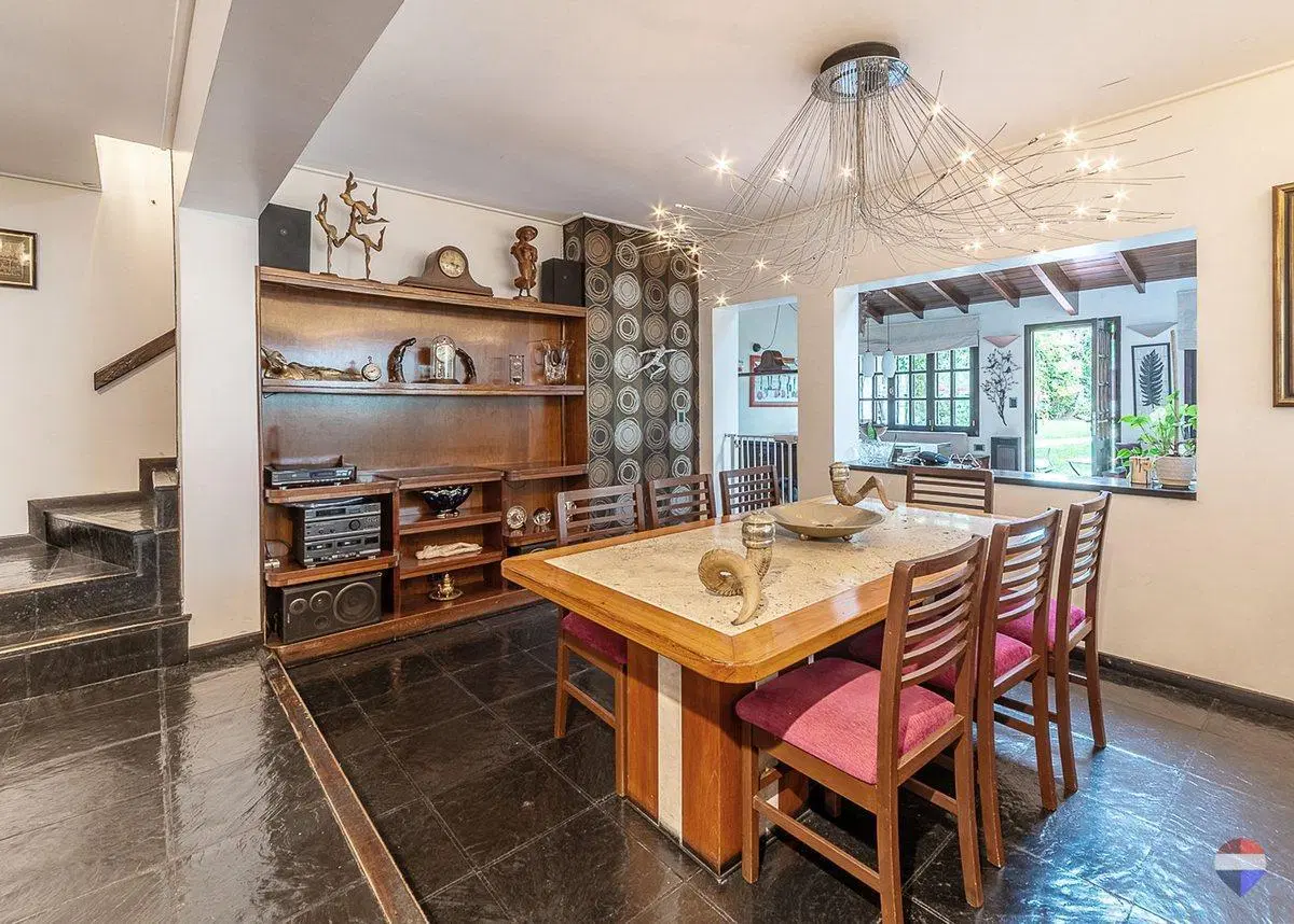 CASA 7 AMB VENTA MARTINEZ JARDIN PILETA Y QUINCHO 5