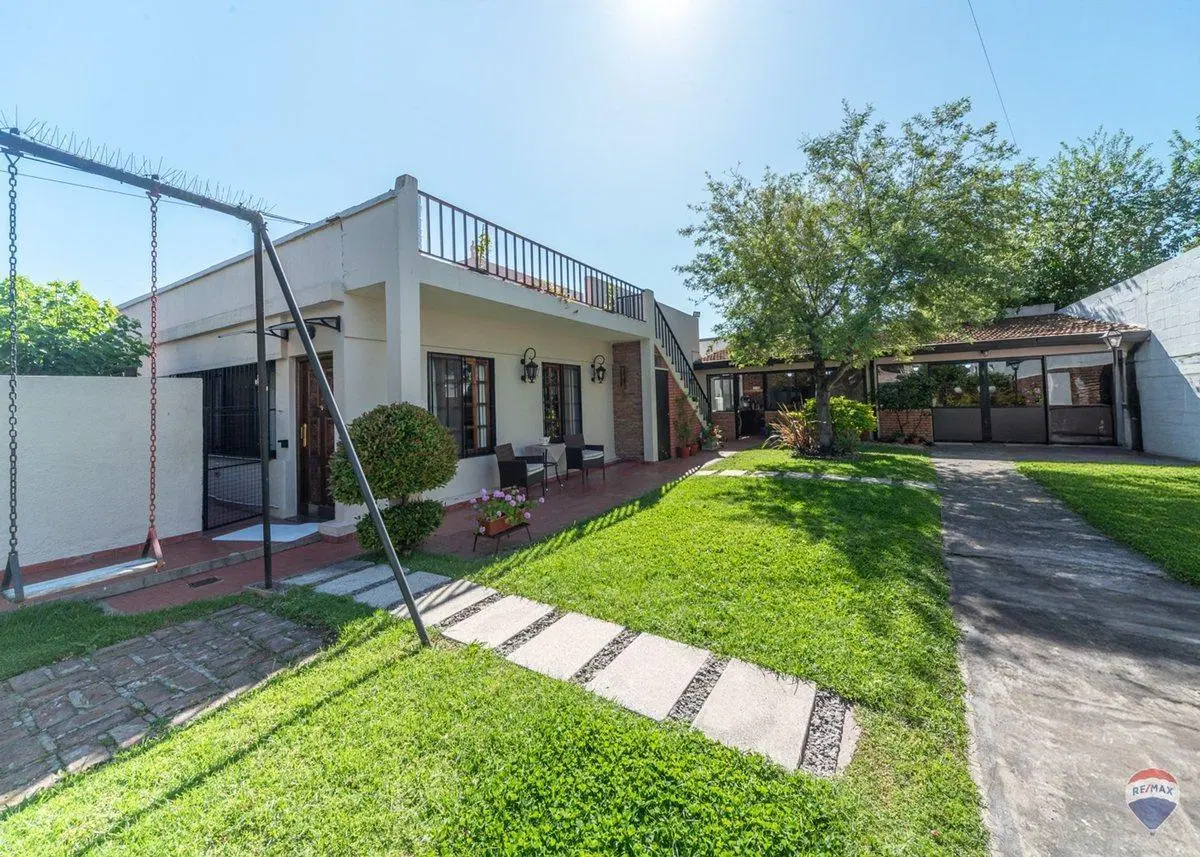 Casa 5 ambientes venta Ramos Mejia con jardin 2