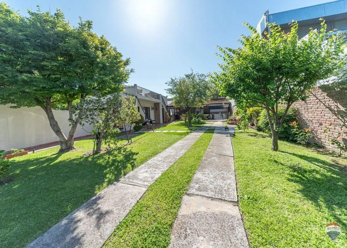 Casa 5 ambientes venta Ramos Mejia con jardin 3