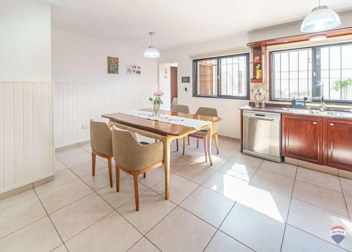 Casa 5 ambientes venta Ramos Mejia con jardin 5