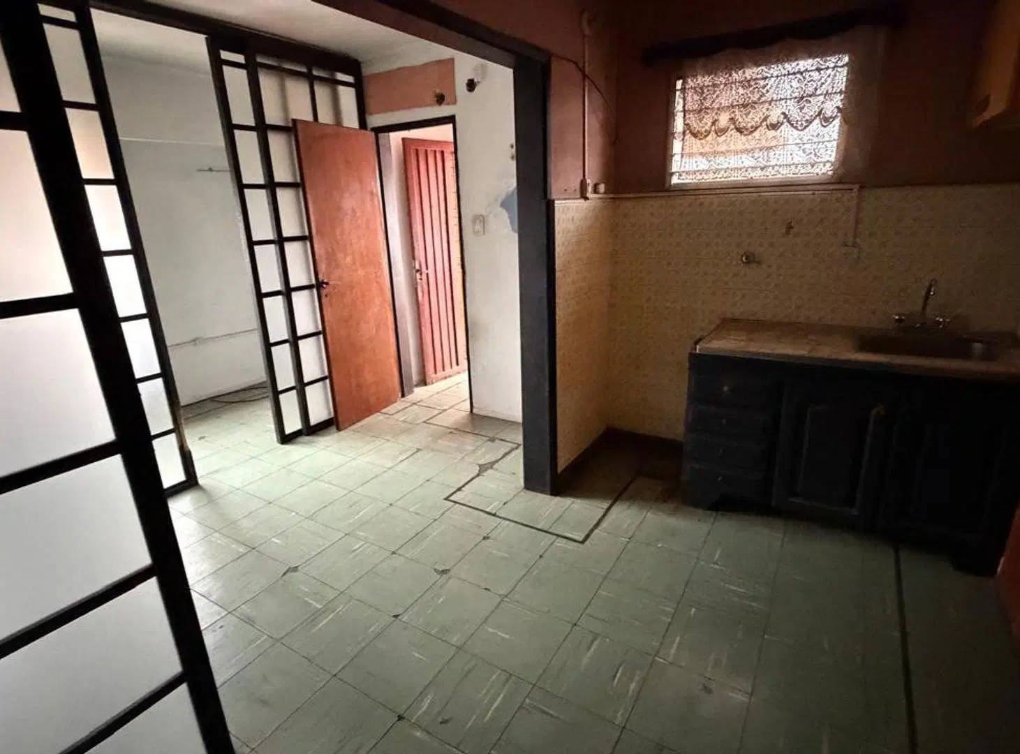 CASA 6 AMBIENTES VENTA LOMAS DE ZAMORA 5