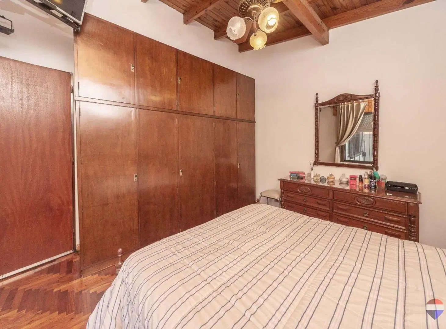 VENTA CASA 5 AMBIENTES AVELLANEDA 2