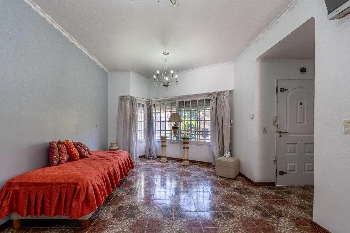 Casa venta Sarandi 4 amb cochera pileta quincho 5