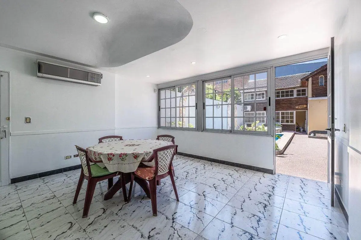Casa venta Sarandi 4 amb cochera pileta quincho 3